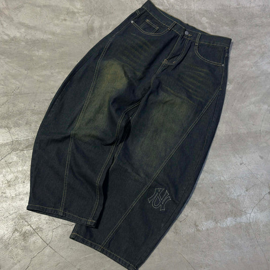 UN - BARREL WASH DENIM PANTS