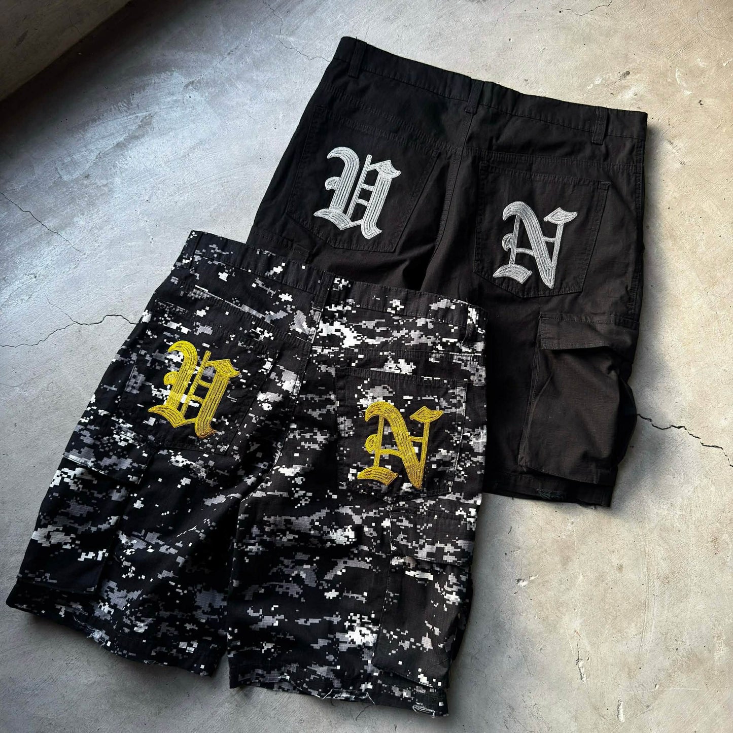 UNFRIEND RIPPED CARGO SHORTS
