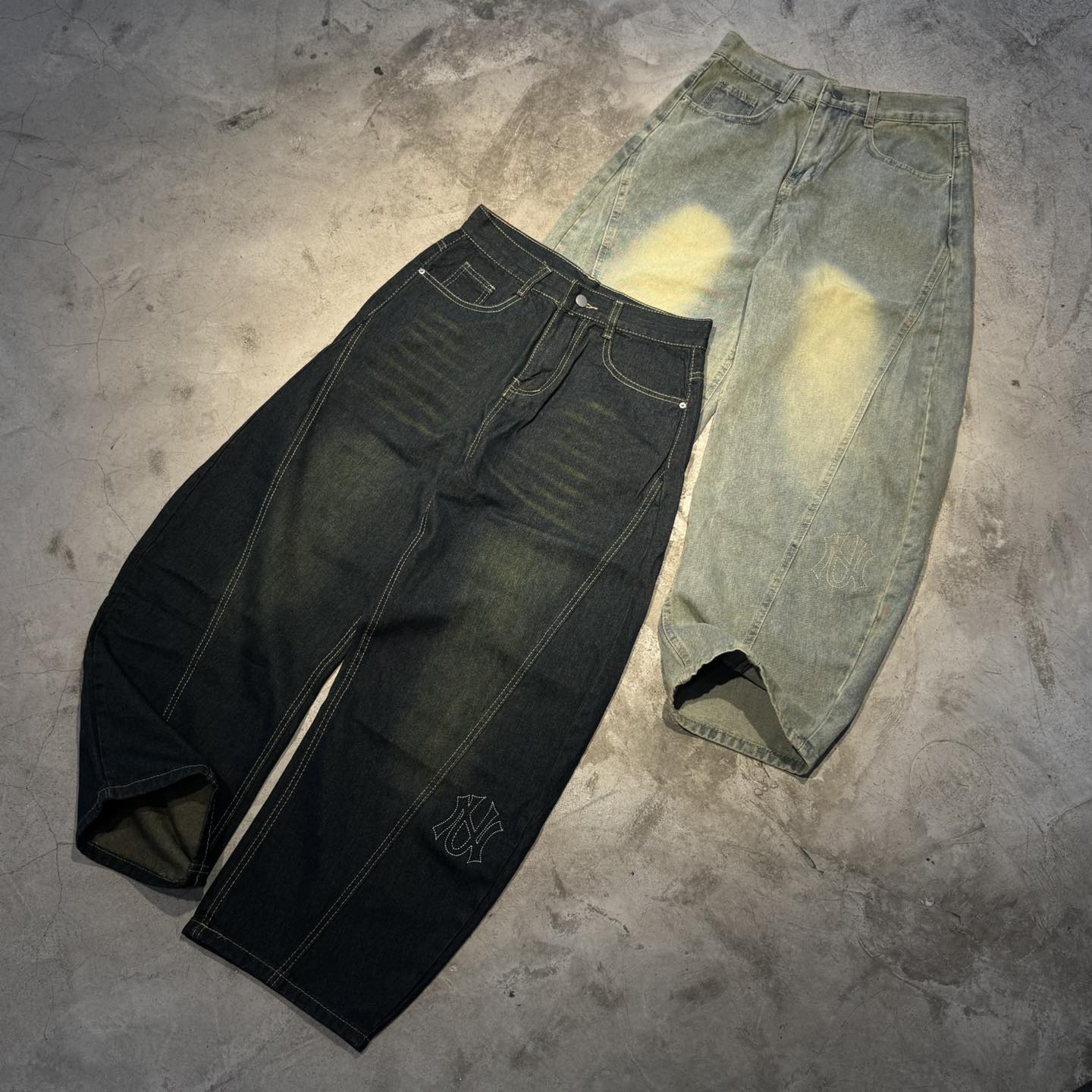 UN - BARREL WASH DENIM PANTS