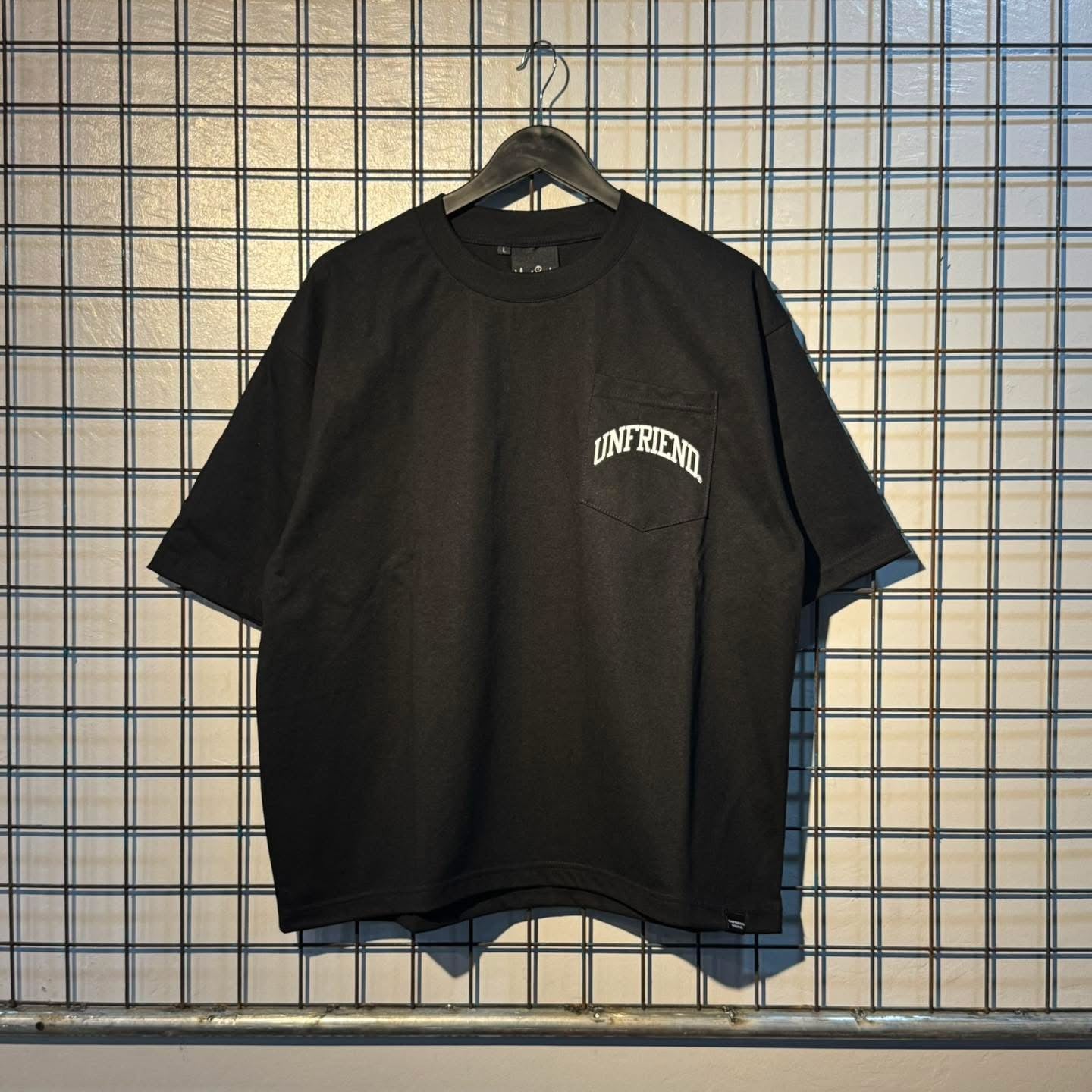 UNFRIEND POCKET TEE